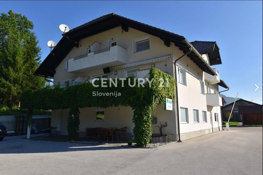 Отель в Рогатец