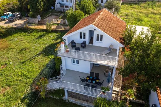 Дом в Утеха