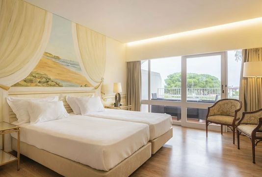 Отель в Прайя ду Карвуэйру