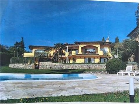 Вилла в Паденге-суль-Гарда