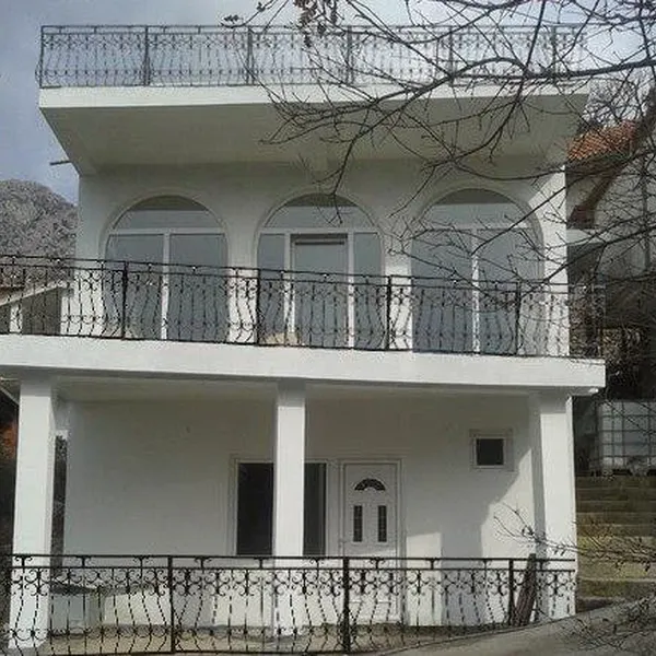 Отдельный дом в Сутоморе, фото 1