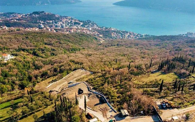 Земельный участок в Черногория