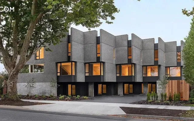 Pearl Block in Victoria