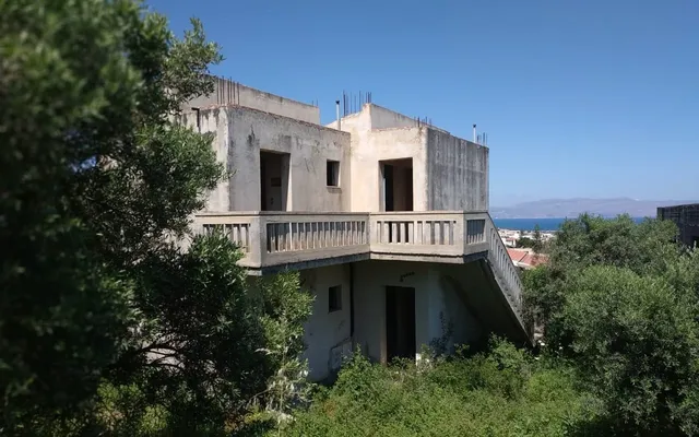 Отель в Агиа-Марина