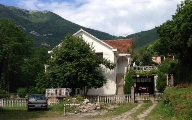 Дом в Черногория
