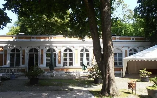 Отель в Берлин