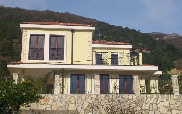 Вилла в Кумбор