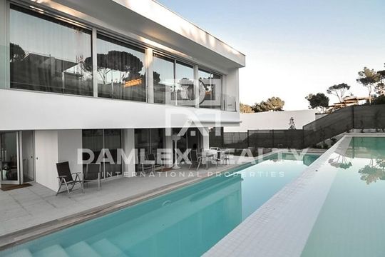 Вилла в Калонже