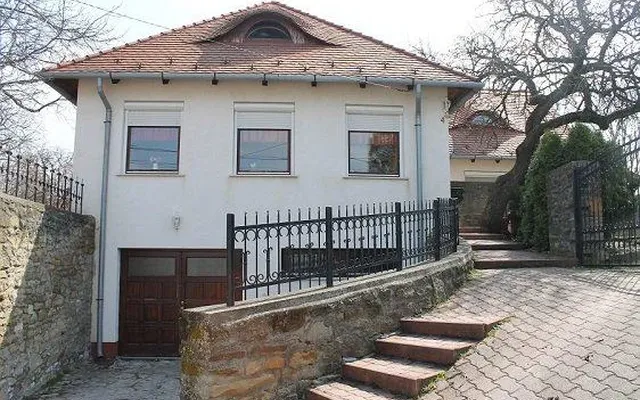 Отдельный дом в Рези
