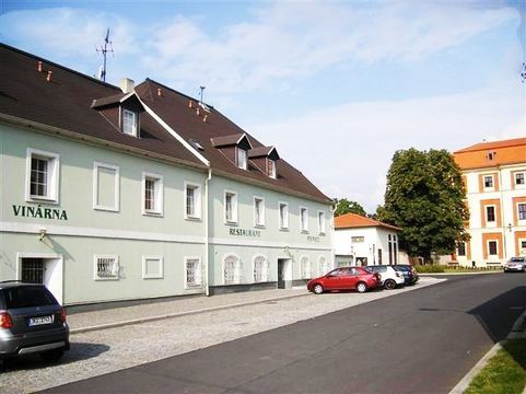 Отель в Остров