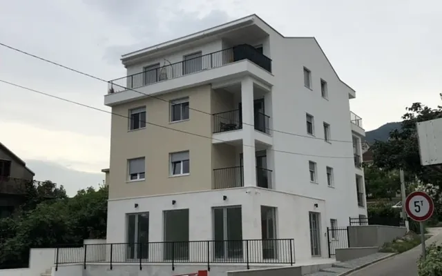 Квартира в Тиват