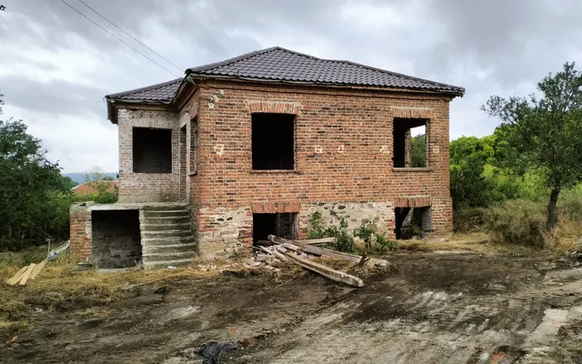 Дом в Карнобат