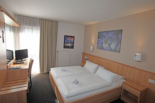 Отель в Монхайм