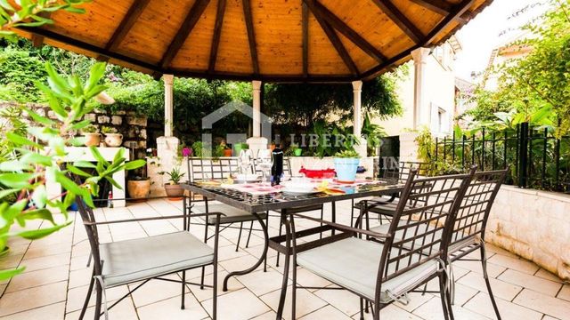 Вилла в Стон