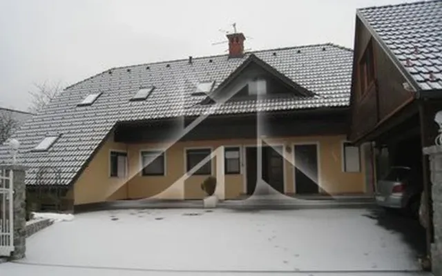 Дом в Любляна