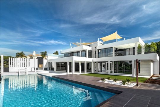 Дом в Алмансил