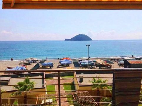 Квартира в Альбенга