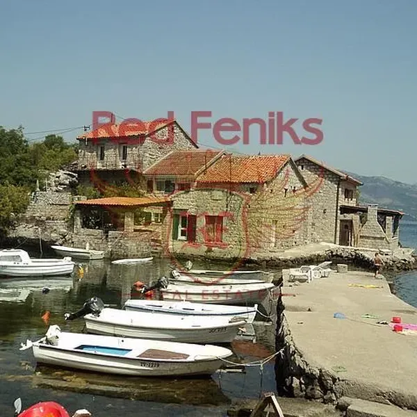 Дом в Крашичи, фото 1