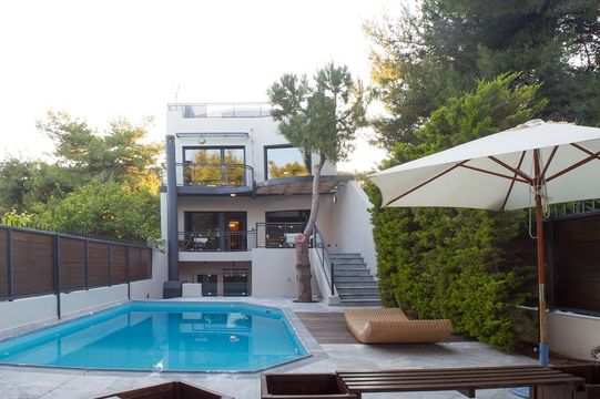 Вилла в Артемида