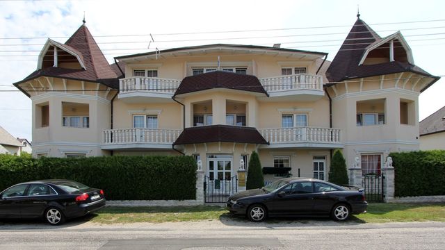 Отель в Хевиз