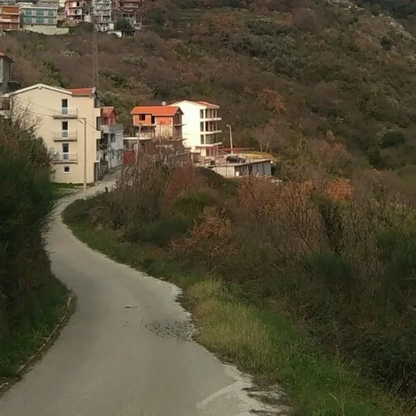 Земельный участок в Рисан, фото 1