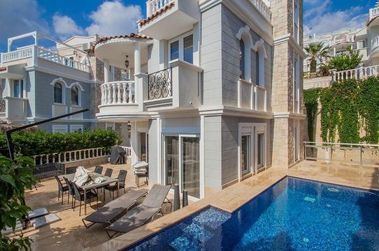 Вилла в Чикли Махаллеси