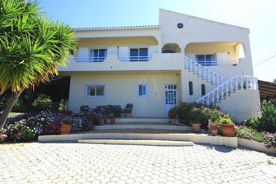 Вилла в Санта-Барбара-де-Неше