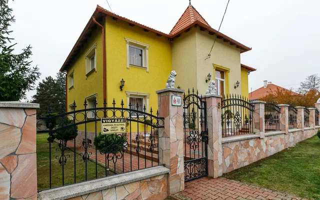Особняк в Тапольца