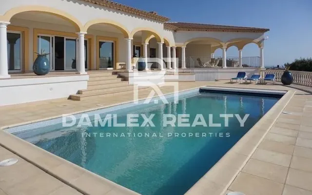 Вилла в Плайя-де-Аро