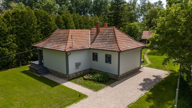 Дом в Балатонедерика