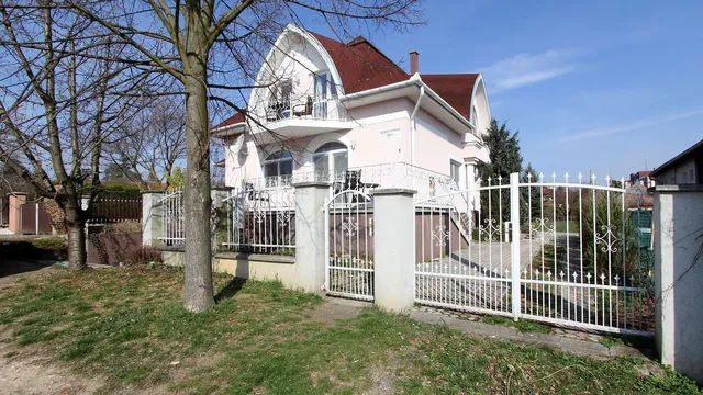 Отель в Хевиз