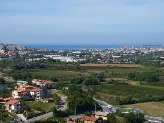 Земельный участок в Копер