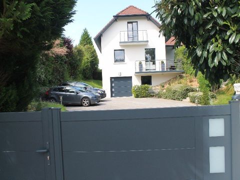 Вилла в Дивон-Ле-Бэн