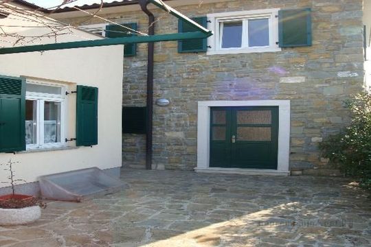 Дом в Изола