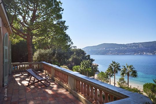 Дом в Сен-Жан-Кап-Ферра