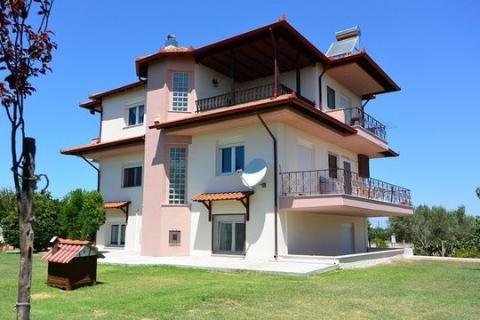 Вилла в Неа-Миханиона