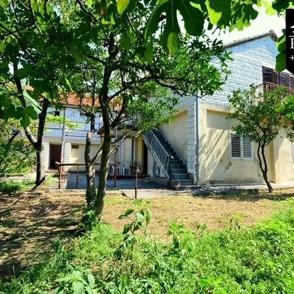 Дом в Херцег-Нови, фото 1