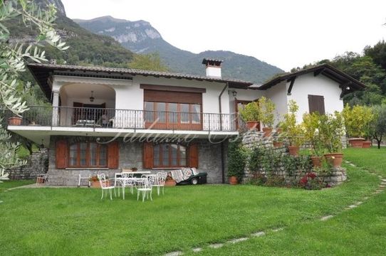 Вилла в Тремеццо