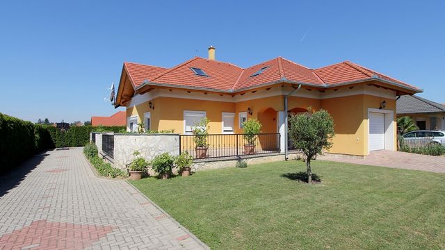 Вилла в Черсегтомай