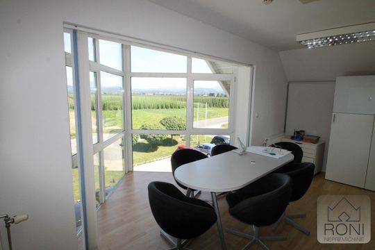 Коммерческая недвижимость в Брасловице