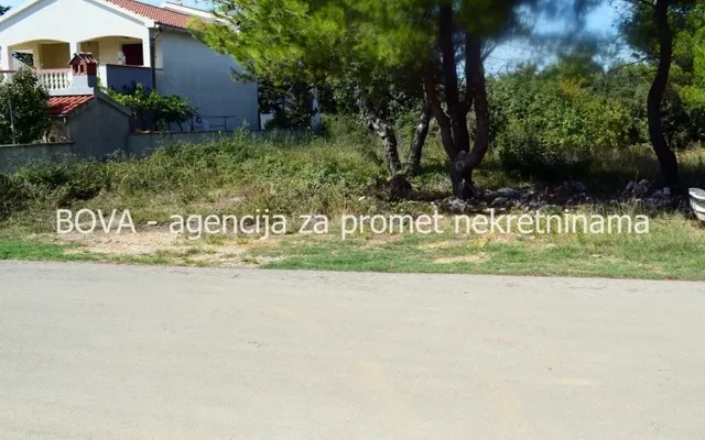 Земельный участок в Нин