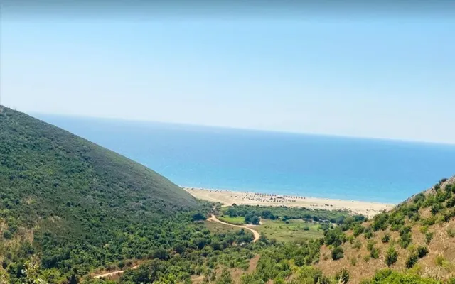 Земельный участок в Ларисос