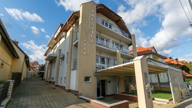 Отель в Хевиз