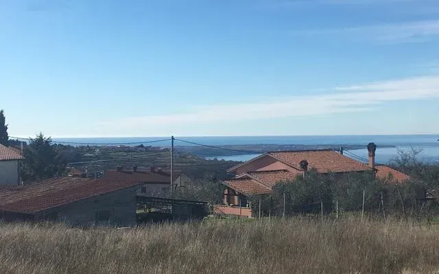 Земельный участок в Изола