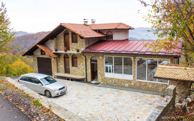 Вилла в Лозница