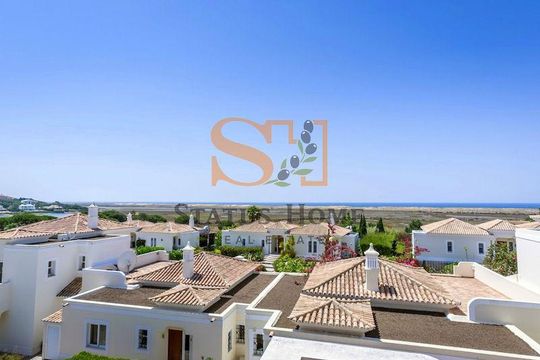 Таунхаус в Кинта ду Лагу