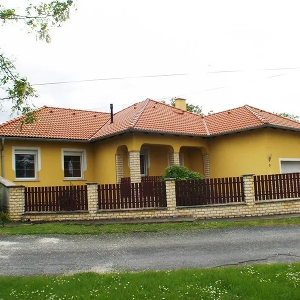 Отдельный дом в Бук, фото 1