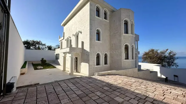 Вилла в Ратац