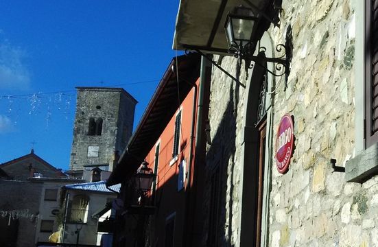 Отель в Кареджне