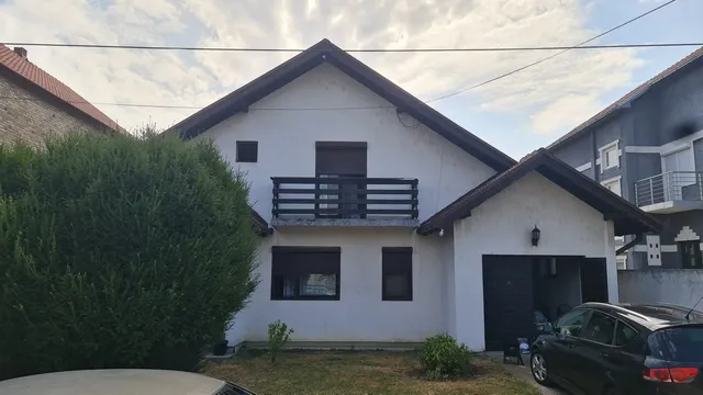 Дом в Сербия